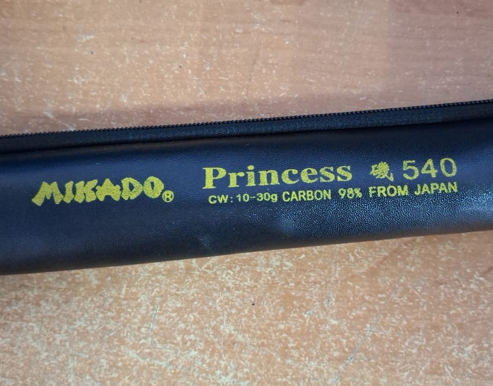 Спиннинг телескоп Mikado с/к, 10-30гр, чехол кожа, Carbon 98%, 5,4м