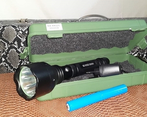 Фонарик аккумуляторный, большой, пластик BOX, КК-826