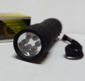 Фонарик ручной на батарейках 3хААА, пластик, 6LED, HEX-06 (36)