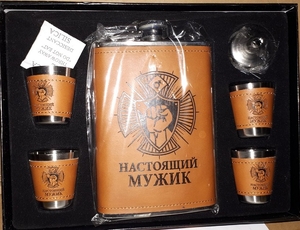 Набор Настоящий мужик (фляга, кожа, стопки, лейка) 1360