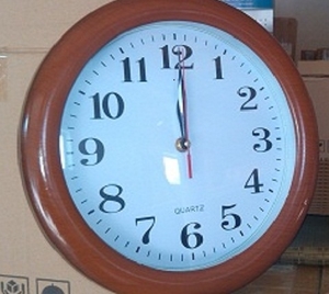 Часы пластик LT31 "Классика" круг (29х29см) 30шт в кор
