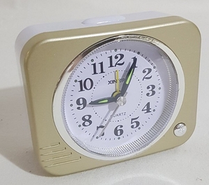 Будильник 8х10 см золото (907)